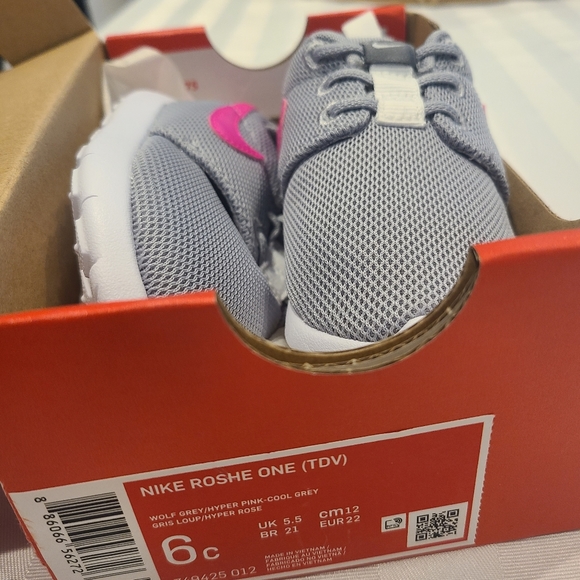 Nike Roshe ONE toddler size 6 - Picture 4 of 5